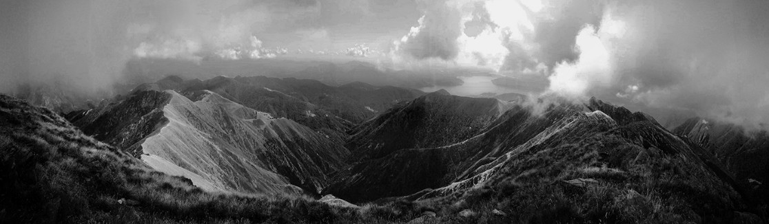 Paesaggio montagna panoramica montagne